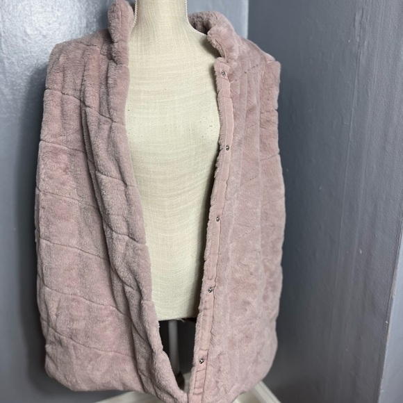 Maurice’s Plus Size Faux Fur Vest - Cosmetic Mauve - Picture 1 of 8